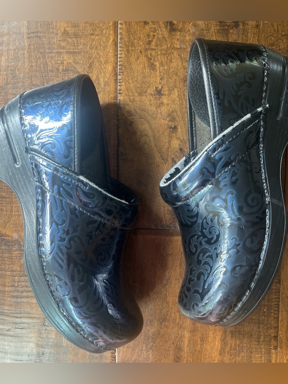 Dansko “Blue Paisley” professional patent leather clogs Sz. 40